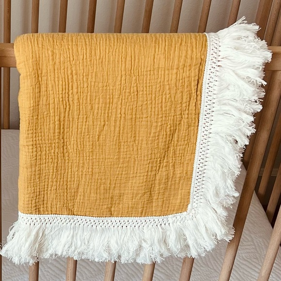 Brixton Phoenix Fringe Muslin Quilt in Honey - Picture 4 of 4